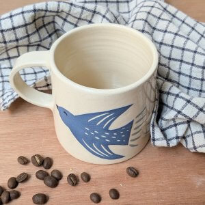 mug nuée d'oiseaux ode à la liberté et au voyage